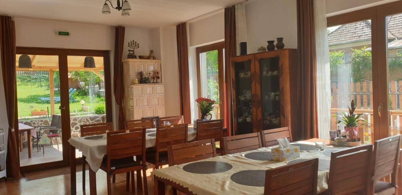 Casa Paduricea Hotel Dezmir Eksteriør billede