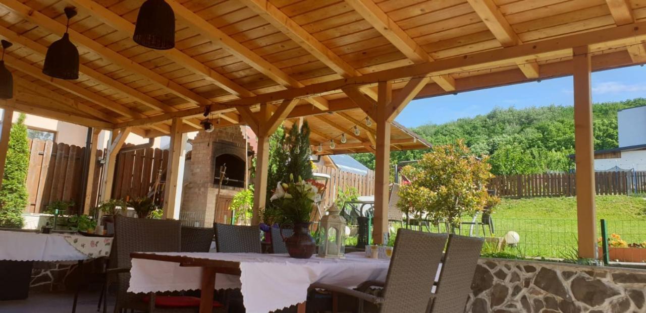Casa Paduricea Hotel Dezmir Eksteriør billede