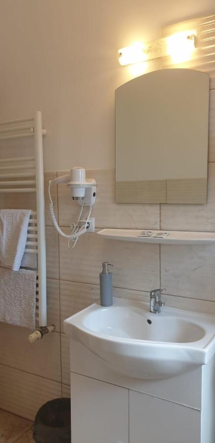 Casa Paduricea Hotel Dezmir Eksteriør billede