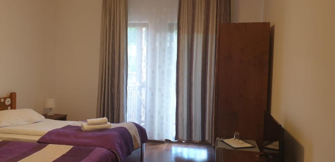 Casa Paduricea Hotel Dezmir Eksteriør billede