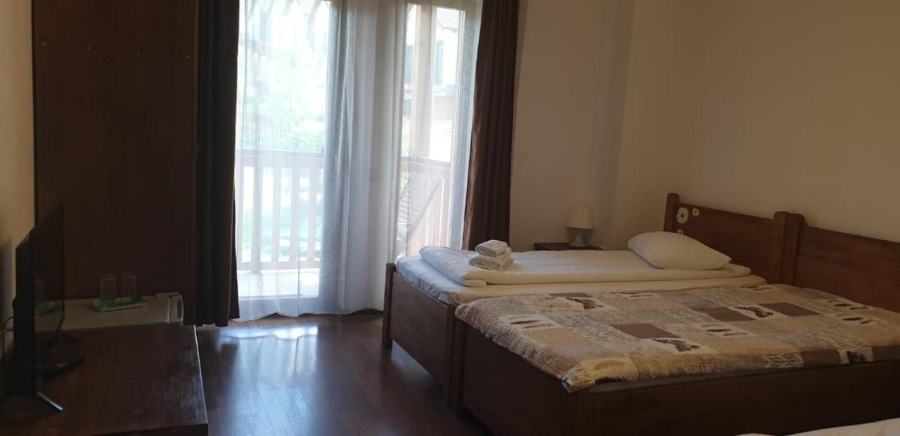 Casa Paduricea Hotel Dezmir Eksteriør billede