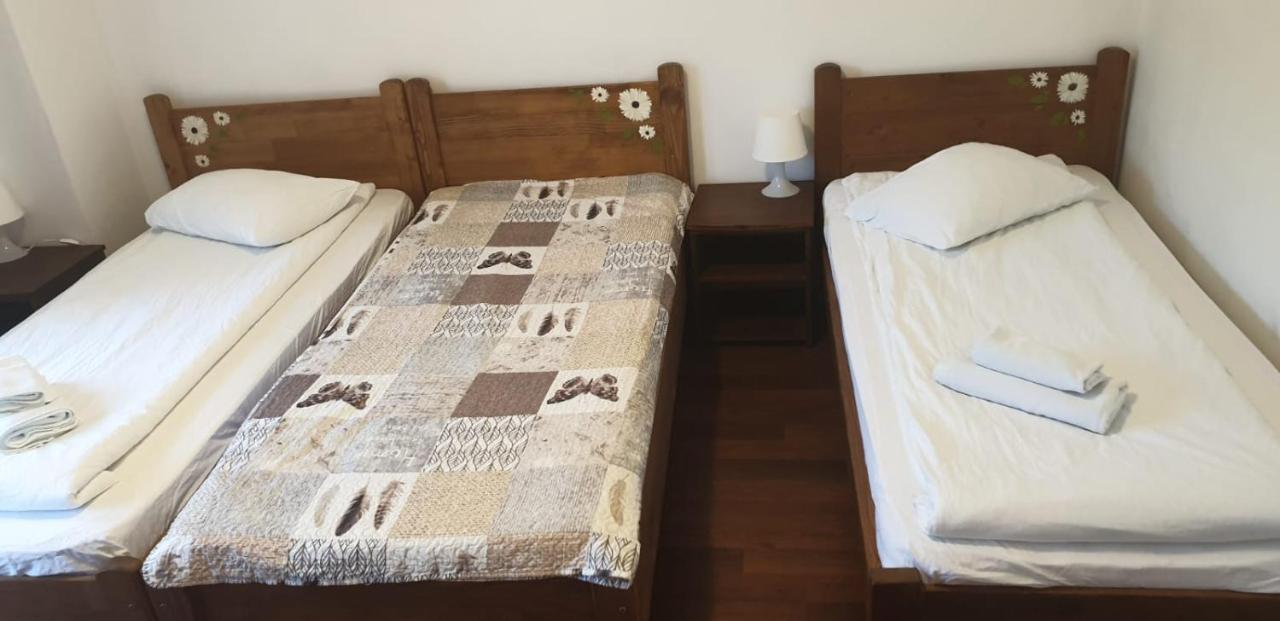 Casa Paduricea Hotel Dezmir Eksteriør billede