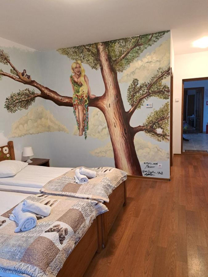 Casa Paduricea Hotel Dezmir Eksteriør billede
