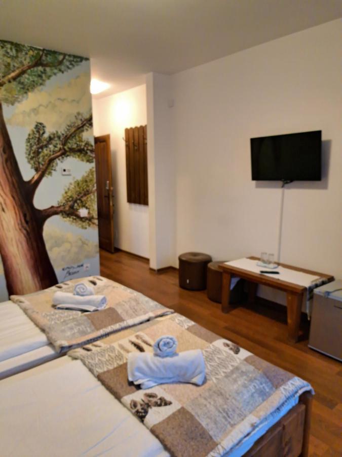Casa Paduricea Hotel Dezmir Eksteriør billede